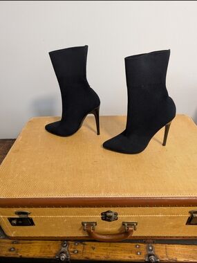 Steve Madden Black Pointed Sock Booties with Stiletto Heel